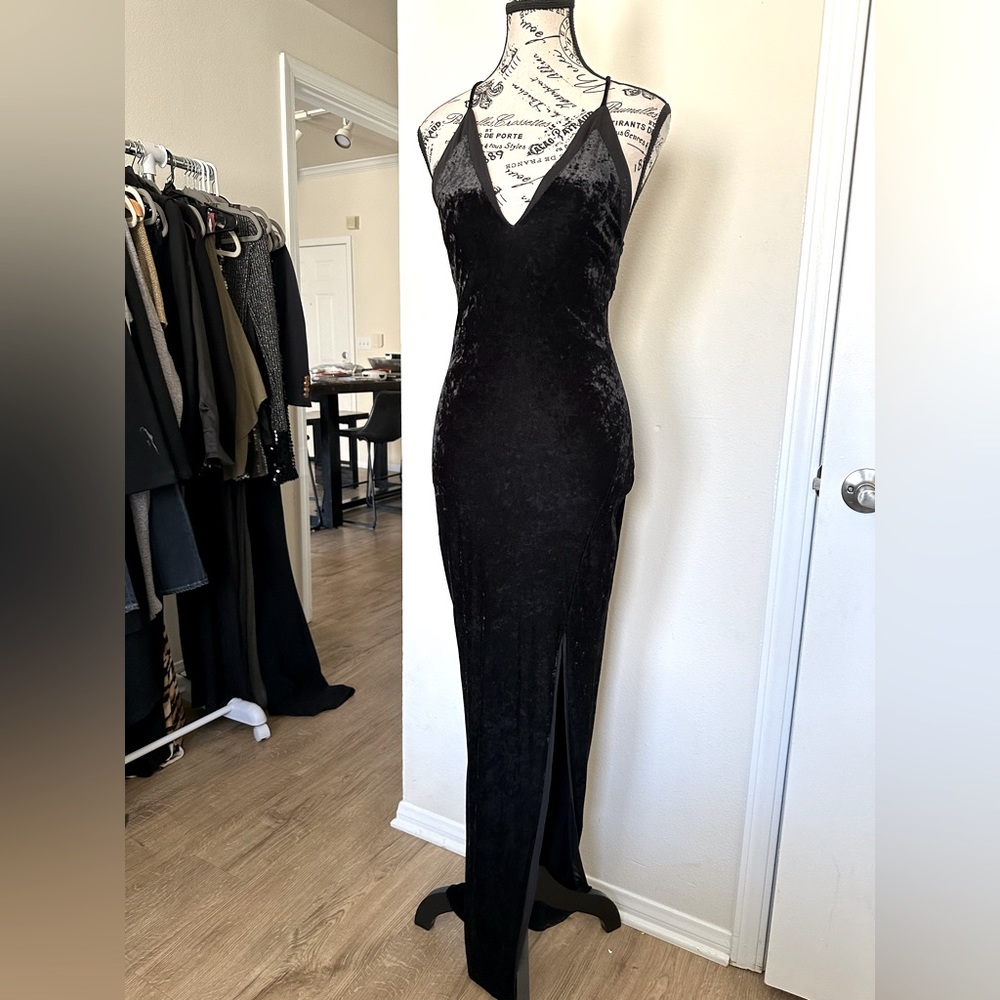 NWT ASTR the Label Long Black Velvet v neck adjustable spaghetti strap dress